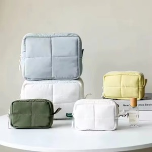 <span class=keywords><strong>Pochette</strong></span> de maquillage personnalisée avec logo, en coton doux matelassé, fermeture éclair, portable, petite, pour femmes, vente en gros - Product Image 4