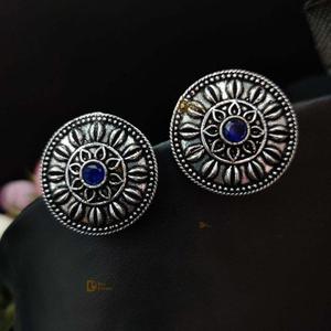 Pendientes de botón con diseño floral oxidado, hechos a mano, para uso casual y fiestas, producto al por mayor - Product Image 1