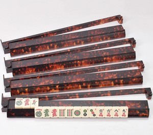Plateaux de <span class=keywords><strong>Mahjong</strong></span> Tortoise de 17,5 pouces, en écaille de tortue américaine à grain flamme, avec pousseur, portables pour 4 joueurs - Product Image 1