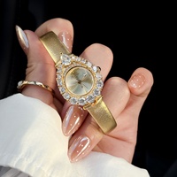 Montre à quartz pour femme sertie de diamants, boîtier en alliage, bracelet en acrylique, cadran à aiguilles, résistante à l'eau 30M, luxe léger, vintage