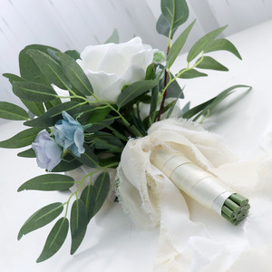 <span class=keywords><strong>Bouquet</strong></span> <span class=keywords><strong>de</strong></span> <span class=keywords><strong>mariée</strong></span> classique <span class=keywords><strong>rond</strong></span> en soie blanche, vente en gros, magnifique <span class=keywords><strong>bouquet</strong></span> artificiel fait main pour la <span class=keywords><strong>mariée</strong></span> et les demoiselles d'honneur, décoration - Product Image 6