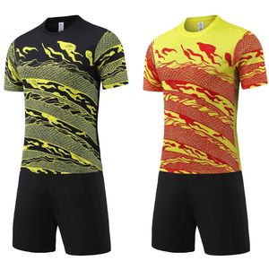 Herensportshirt met retro custom design, nieuw voetbaltenue, sublimatieprint, gemaakt van polyester, voor volwassenen, OEM-service - Product Image 1