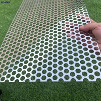 Grille en acier galvanisé perforé durable pour la ventilation, couvercle de conduit, système CVC, filtre d'admission