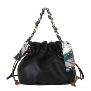 2022 Fashion Single Shoulder Messenger Bag Bucket Bag Soft Leather Solid Color Simple Wrinkled Chain Decorative Handbag