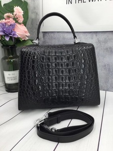 Sac à main en cuir de crocodile noir - poignée unique - sac bandoulière convertible pour femme - pour usage quotidien - Product Image 2