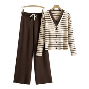 Ensemble de vêtements en tricot pour femmes, cardigan rayé à col en V avec pantalon large, tenue décontractée printemps automne - Product Image 3