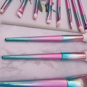 Ensemble de 12 pinceaux de maquillage pour le visage, manche en plastique, poils synthétiques, respectueux de la peau, pour le contouring, le blush, le fond de teint, le correcteur - Product Image 5