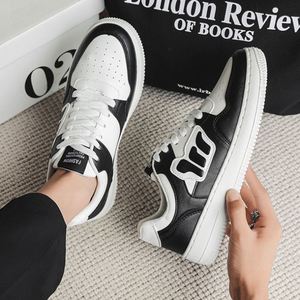 รองเท้าผ้าใบแบบสวมลำลองสำหรับผู้ชาย ดีไซน์ทรงเตี้ย แบรนด์ Custom รุ่น School Walking Chunky Design เหมาะสำหรับเล่นสเก็ตบอร์ดและเดิน - Product Image 6