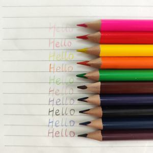 Crayons de couleur en bois triangulaires géants de 7 pouces, lot de 10 couleurs, finition brillante, matériau de qualité supérieure pour le dessin, l'écriture et le bureau - Product Image 4