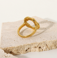 Minos vente en gros, bijoux personnalisés pour femmes, plaqué or 18 carats, en acier inoxydable, étanche, cercle irrégulier, anneau de doigt