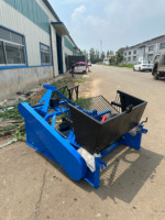 20 ~ 75hp Mini arracheuse de pommes de terre à une rangée Machine de récolte de pommes de terre à tringlerie à 3 points avec composants d'engrenage pour carottes