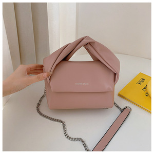 Hot Selling Designer PU Leather Pleated Hand Held Handle Chain Women Shoulder Crossbody Bag Fashionable Texture - Product Image 4