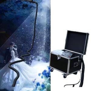 Máquina <span class=keywords><strong>de</strong></span> <span class=keywords><strong>Nieve</strong></span> Silenciosa Eléctrica DMX <span class=keywords><strong>de</strong></span> 10 m para Interiores/Exteriores con Copos <span class=keywords><strong>de</strong></span> <span class=keywords><strong>Nieve</strong></span> Artificiales para Navidad, Halloween y Bodas - Product Image 1
