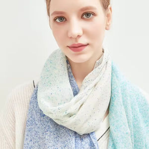 Écharpe longue en laine OEM pour femme, 4 couleurs personnalisées, élégante, dégradée et mouchetée, design intemporel et minimaliste pour le printemps, l'automne et le quotidien - Product Image 2