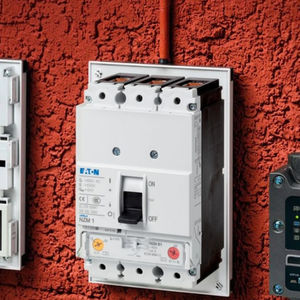 מפסק זרם אוטומטי (<span class=keywords><strong>MCCB</strong></span>) בעל ביצועים גבוהים מדגם EATON NZMH4-VE1200-NA עם הגנה מפני עומס יתר ליישומים תעשייתיים - Product Image 4