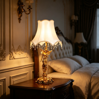 Lampe de table en laiton doré de style baroque, lampe de table décorative européenne antique pour la maison, la villa, l'hôtel, commande en gros personnalisée