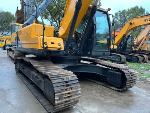 Excavadora Usada Hyundai 220HD 220LC-9S Modelo 2023 con Motor Cummins, Cucharón de 1.2m, Bomba y Rodamientos Originales de Corea en Venta - Product Image 6