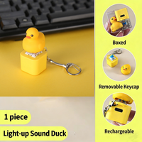 Porte-clés en plastique personnalisés pas chers avec canard qui couine, LED RGB et son