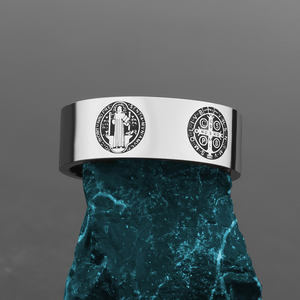 Saint Benoît <span class=keywords><strong>Exorcisme</strong></span> Croix Amulette En Acier Inoxydable Hommes Anneaux Simple Punk pour Homme Petit Ami Bijoux Créativité Cadeau En Gros - Product Image 2