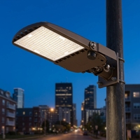 Luminaire LED d'extérieur CCT et puissance sélectionnables ETL DLC 5.1 140LPW, type Shoebox, pour parking, avec photocellule