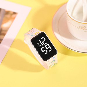 <span class=keywords><strong>Reloj</strong></span> Electrónico Digital LED con Correa de Impresión a Color, Moderno y Novedoso, para Hombres, Mujeres y Estudiantes, Pantalla Táctil, Caja de Plástico, Diseño de Moda - Product Image 5