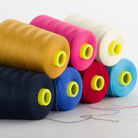 Alta tenacidad de colores negro blanco hilado de poliéster hilo de coser rollo de 40/2 para accesorios de prendas de vestir
