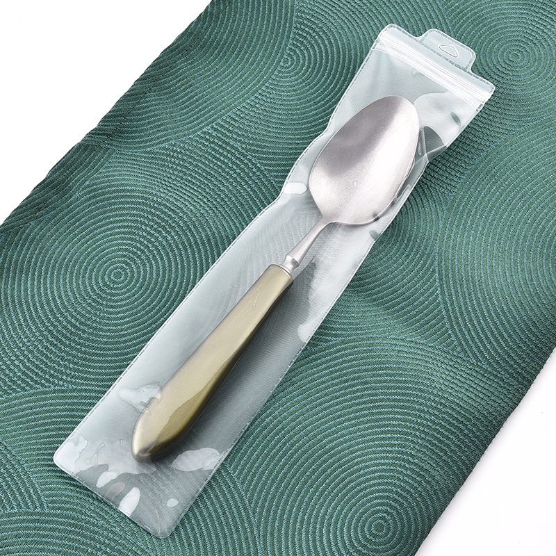 Cuillère à dîner grise avec sac