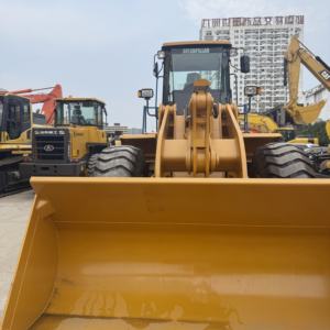 Chargeuse sur pneus Caterpillar 966H d'<span class=keywords><strong>occasion</strong></span>, modèle 2024, chargeuse Cat 966H d'<span class=keywords><strong>occasion</strong></span>, capacité nominale de 5500, équipement agricole, rapport fourni - Product Image 3