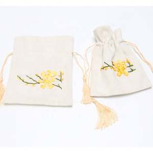 Wholesale Hemp White Embroidery Canvas Pouch Reusable Recyclable Pretty Cotton Sachet Drawstring Bag for Jewelry <b>Candles</b> Gifts - Product Image 2