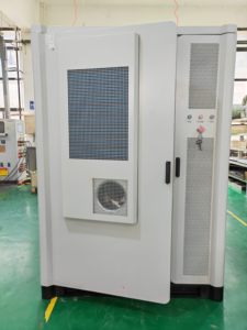 ตู้เก็บพลังงานแบตเตอรี่ SCU BRES-240-125 ความจุ 240 กิโลวัตต์ชั่วโมง พร้อมระบบ PCS 125 กิโลวัตต์ สำหรับใช้งานเชิงพาณิชย์ อุตสาหกรรม ระบบไฟฟ้าแบบออฟกริด/ออนกริด และสำรองไฟฉุกเฉิน - Product Image 3