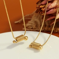 Lincy multicouche en acier inoxydable serpent chaîne collier spirale ressort pendentif rond chaîne à chevrons collier