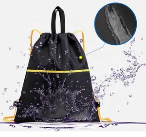 Sac à dos personnalisé avec cordon de serrage et poche zippée, sac imperméable pour la gym, les sports, les voyages et les activités de plage - Product Image 4