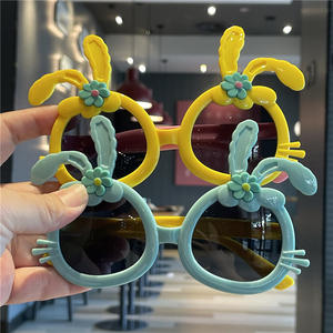 Новое поступление, дешевые пластиковые детские солнцезащитные очки в форме кролика, новинка, модные <span class=keywords><strong>2025</strong></span> для девочек, крутые забавные детские солнцезащитные очки - Product Image 3