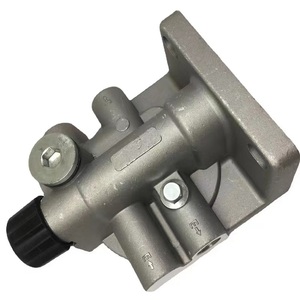Pompe à huile manuelle 11110708, Pompe de transfert d'huile moteur 11110703 11110709, Convient pour les pièces d'excavatrice TAD734GE EC240-290B - Product Image 1