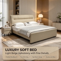 Cadre de lit en bois massif avec sommier à lattes, tête de lit incurvée et capitonnée, couleur crème, pour chambre d'hôtel