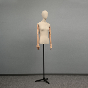 <span class=keywords><strong>Mannequin</strong></span> <span class=keywords><strong>Buste</strong></span> Femme en Fibre de Verre Blanc <span class=keywords><strong>avec</strong></span> <span class=keywords><strong>Bras</strong></span> en Bois et Base Trépied pour Vitrine de Magasin de Mode - Product Image 3