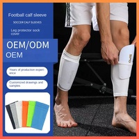 Protège-tibias de football respirants avec manchon de compression pour le mollet et coussinets en nid d'abeille, protection légère pour adultes