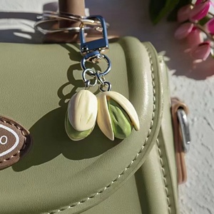 Colgante de resina con simulación de pistacho, llavero hecho a mano, colgante para bolso, estilo coreano, regalo lindo - Product Image 3