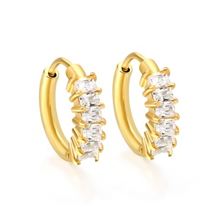 Pendientes de Aro Minimalistas al por Mayor, Chapados en Oro de 18K, de Acero Inoxidable con Cristales, de Moda, Tipo Huggie, Joyería para Mujer - Product Image 1