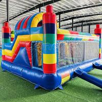Château gonflable avec toboggan aquatique, château gonflable pas cher pour adultes
