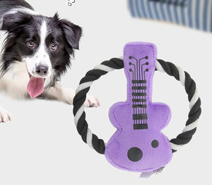 Juguete masticable para perros con forma de guitarra, resistente a mordeduras, cuerda de algodón para mascotas, juguete de peluche interactivo respetuoso con el medio ambiente, juguete chirriante para perros - Product Image 5