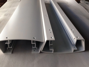 Riel de guía de aleación de aluminio con ranura interior de 12mm en forma de U Borde de riel de ranura de sujeción para perfiles de aluminio en forma de U de 12mm fijos de <span class=keywords><strong>vidrio</strong></span> - Product Image 5