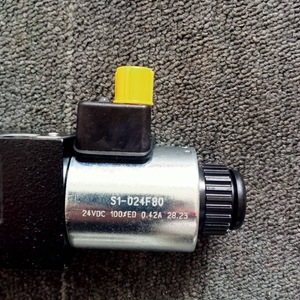 โซลินอยด์วาล์ว Parker D1VW004CNJDLJ591 350 บาร์ พอร์ตขนาด 1/4 นิ้ว วาล์วควบคุมทิศทางไฮดรอลิก สำหรับใช้งานในอุตสาหกรรม - Product Image 4