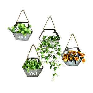 Maceta Colgante <span class=keywords><strong>de</strong></span> Metal con Forro <span class=keywords><strong>de</strong></span> Fibra <span class=keywords><strong>de</strong></span> Coco, Simulación <span class=keywords><strong>de</strong></span> Maceta - Product Image 1