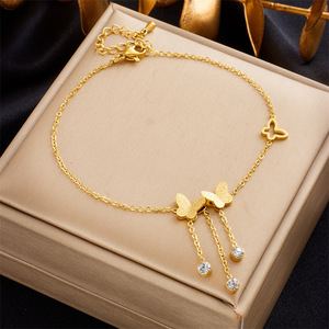 Cheville élégante en acier inoxydable plaqué or avec pendentif papillon givré et creux, ornée de cristaux et de pompons, style minimaliste - Product Image 4