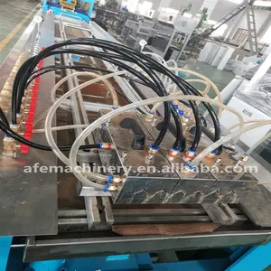 Machine d'extrusion de fabrication de profil PVC, ligne de découpe avec trou, extrusion par mètre
