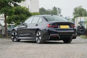 B/M/w I3 Nero 2026 EDrive 40L Pacchetto Midnight Sport Autonomia 526km Batteria 70.2kWh - Product Image 5