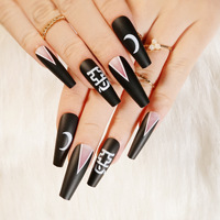 BIN Factory Vente en gros 24 pièces Faux ongles à presser Halloween Noir Nude Forme Cercueil Design Fantôme Toile d'araignée Gothique