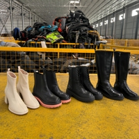 Bottes d'occasion pour femmes en gros, lots de bottes vintage en cuir, bottines et bottes mi-mollet, approvisionnement direct usine