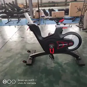 उच्च गुणवत्ता वाले लक्जरी फिटनेस उपकरण वाणिज्यिक जिम क्लब भारी उपयोग वाली व्यायाम बाइक स्पिनिंग बाइक